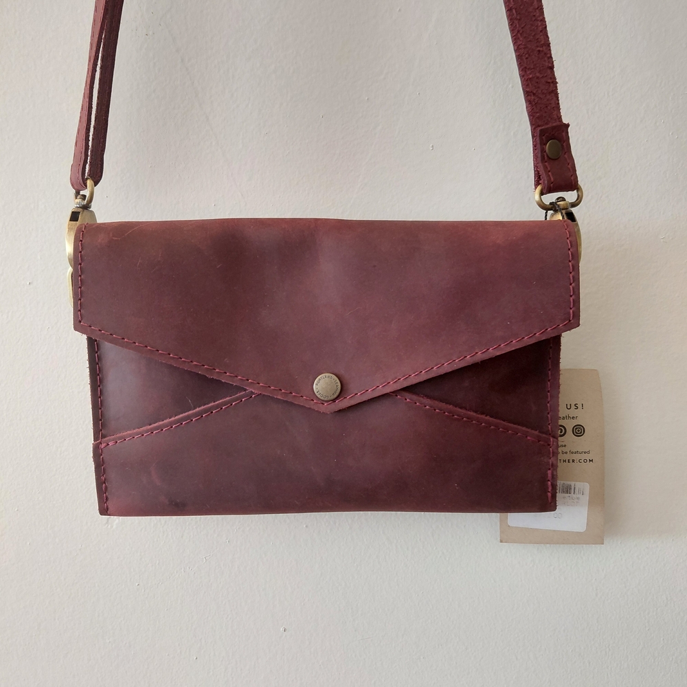 Elegant Portland Leather Goods Convertable Envelope Crossbody Bag Merlot NWT